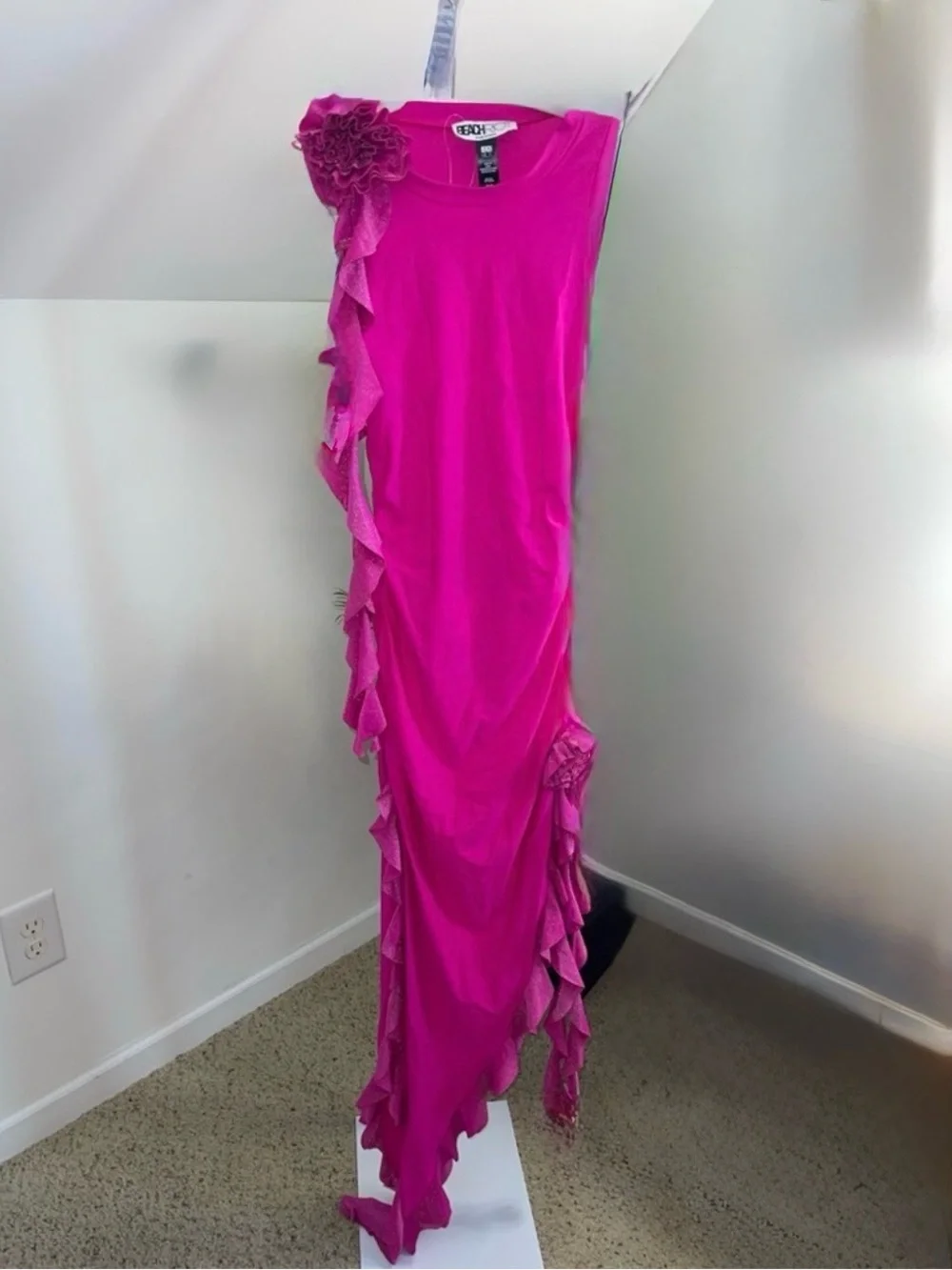 NWOT Beach Riot Hot Pink Ruffle High-Low Midi Dress - Picture 3 of 3